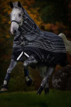 Horseware Amigo Bravo 12 Reflectech Plus utedekken med avtakbar hals, 250g